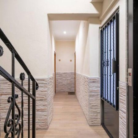 Bedroom Madrid City Center Bagian luar foto