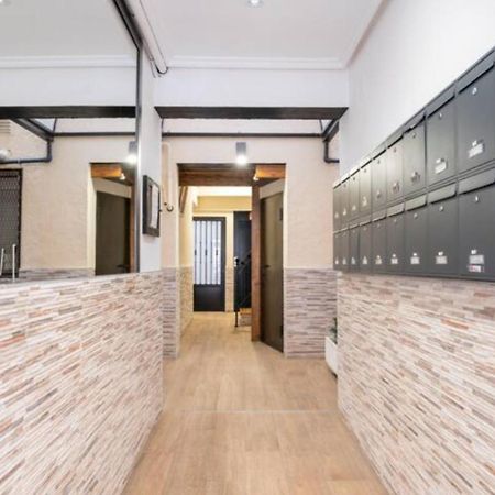 Bedroom Madrid City Center Bagian luar foto