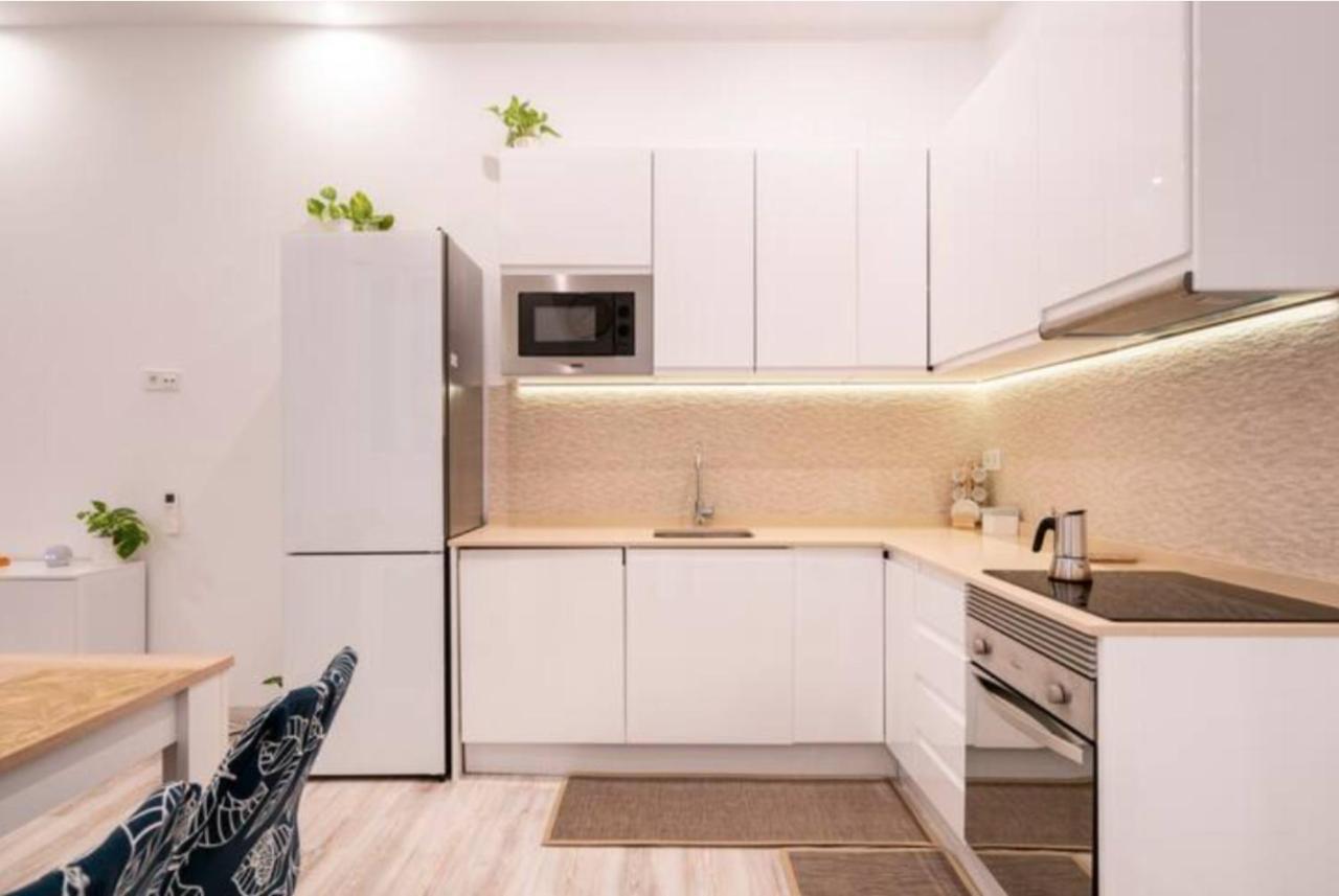 Bedroom Madrid City Center Bagian luar foto