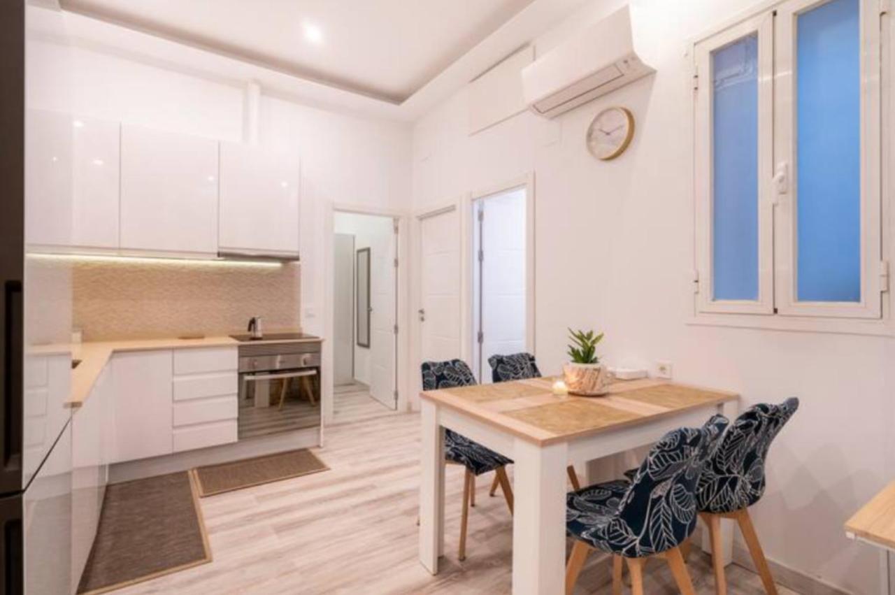 Bedroom Madrid City Center Bagian luar foto