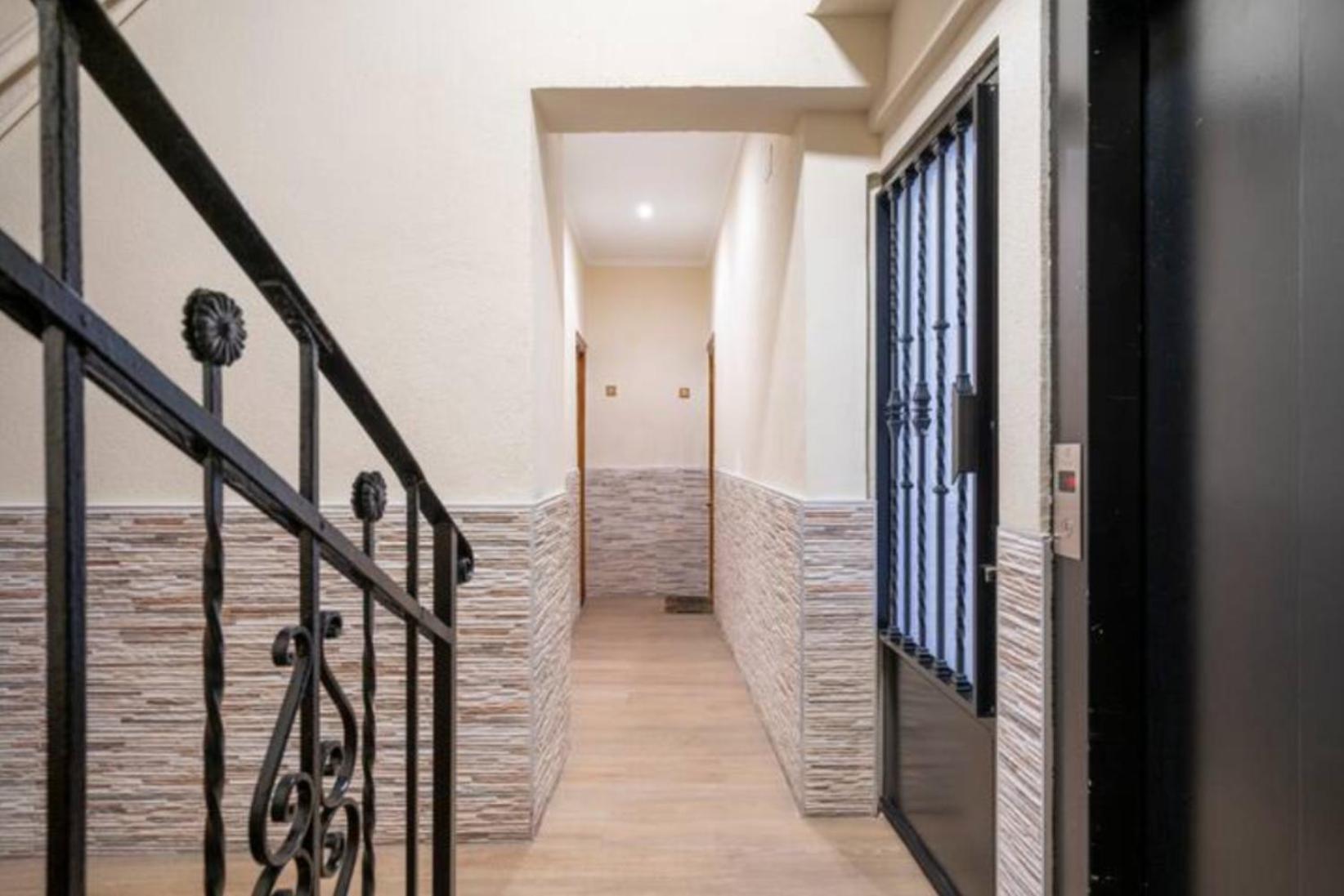 Bedroom Madrid City Center Bagian luar foto